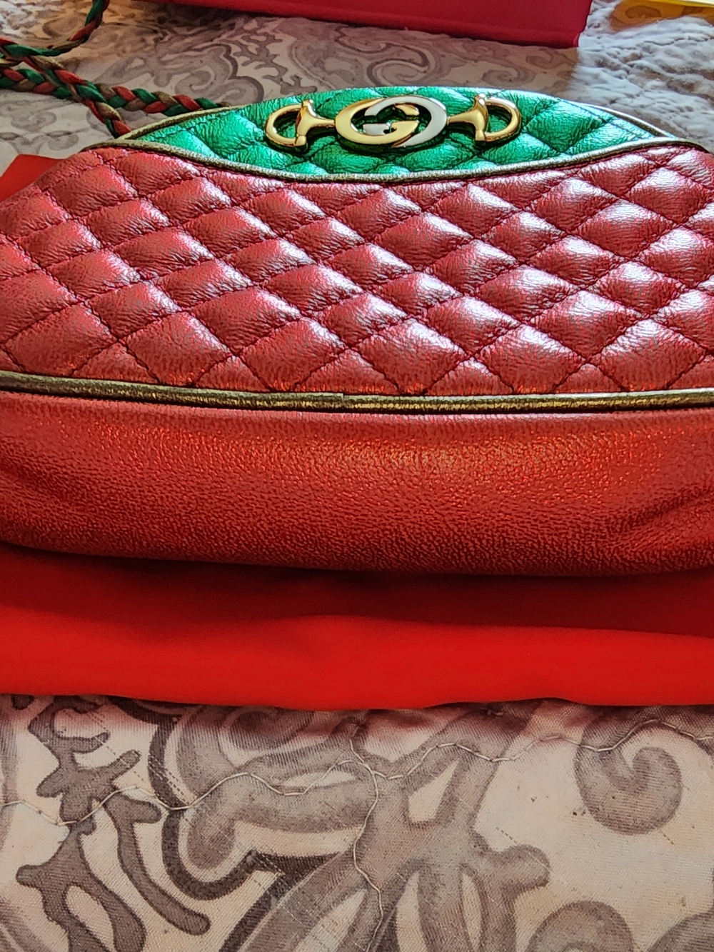 New Condition Gucci Quilted Red & Green Crossbody Bag - Picture 8 of 10